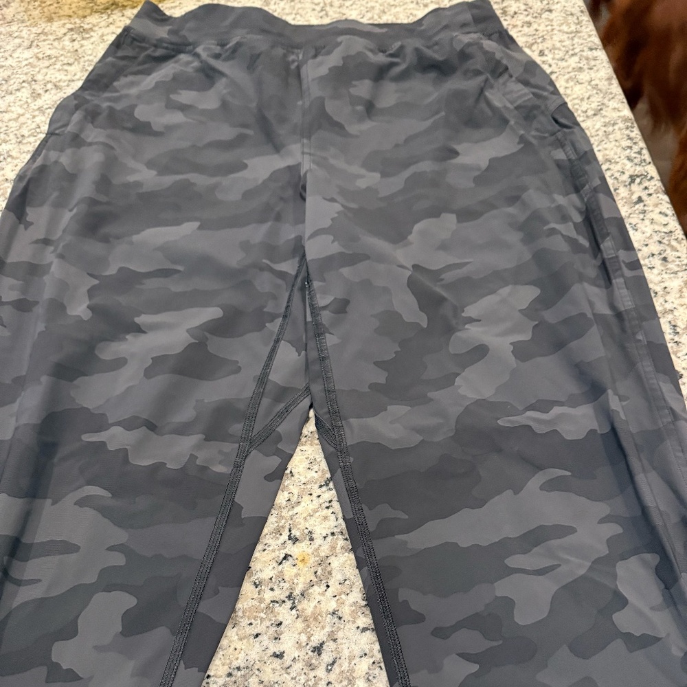 Lululemon Adapted State High Rise Jogger Full Length Black Camo - Size 8